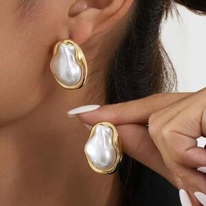 Baroque Pearl Gold-Edged Stud Earrings